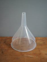 Load image into Gallery viewer, Plastic funnel 14cm diameter
