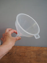 Load image into Gallery viewer, Plastic funnel 14cm diameter
